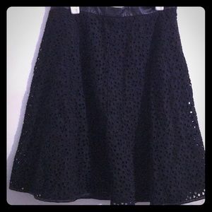 🎈Ann Taylor black midi length skirt with lace
